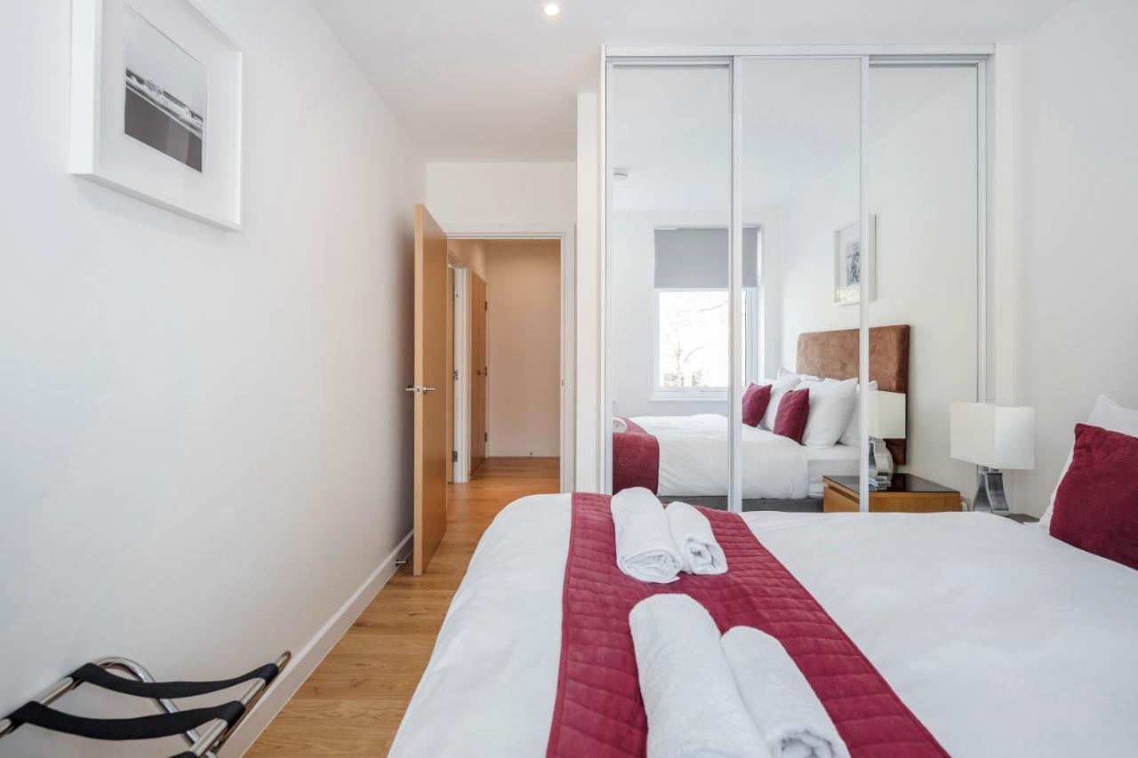 Roomspace Serviced Apartments - Swan House Leatherhead Exterior photo